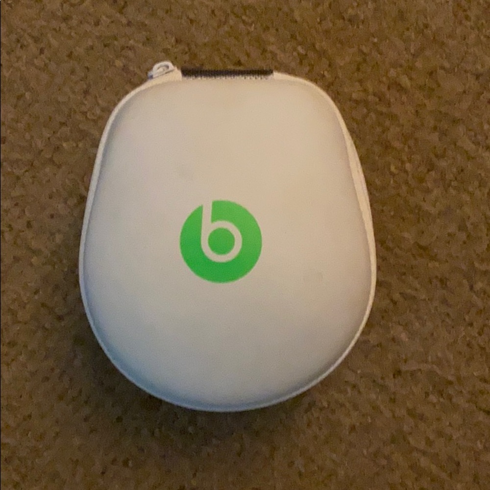 Beats Mixr Limited Edition Headphones with box